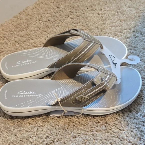 Clarks CloudStepper Tan Adjustable Sandals FlipFlop Cushion Soft Sz 9 - Picture 2 of 6